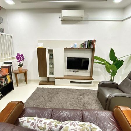 Teratak Persona Homestay. 4 Rooms Double Storey Terrace In Kuantan City. Luaran gambar