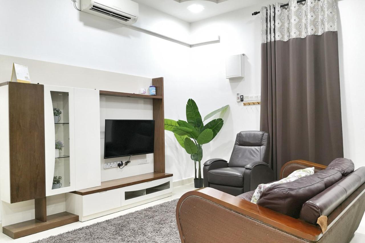Teratak Persona Homestay. 4 Rooms Double Storey Terrace In Kuantan City. Luaran gambar