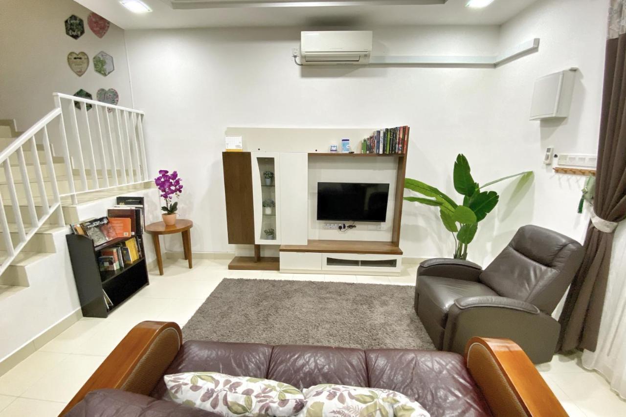 Teratak Persona Homestay. 4 Rooms Double Storey Terrace In Kuantan City. Luaran gambar